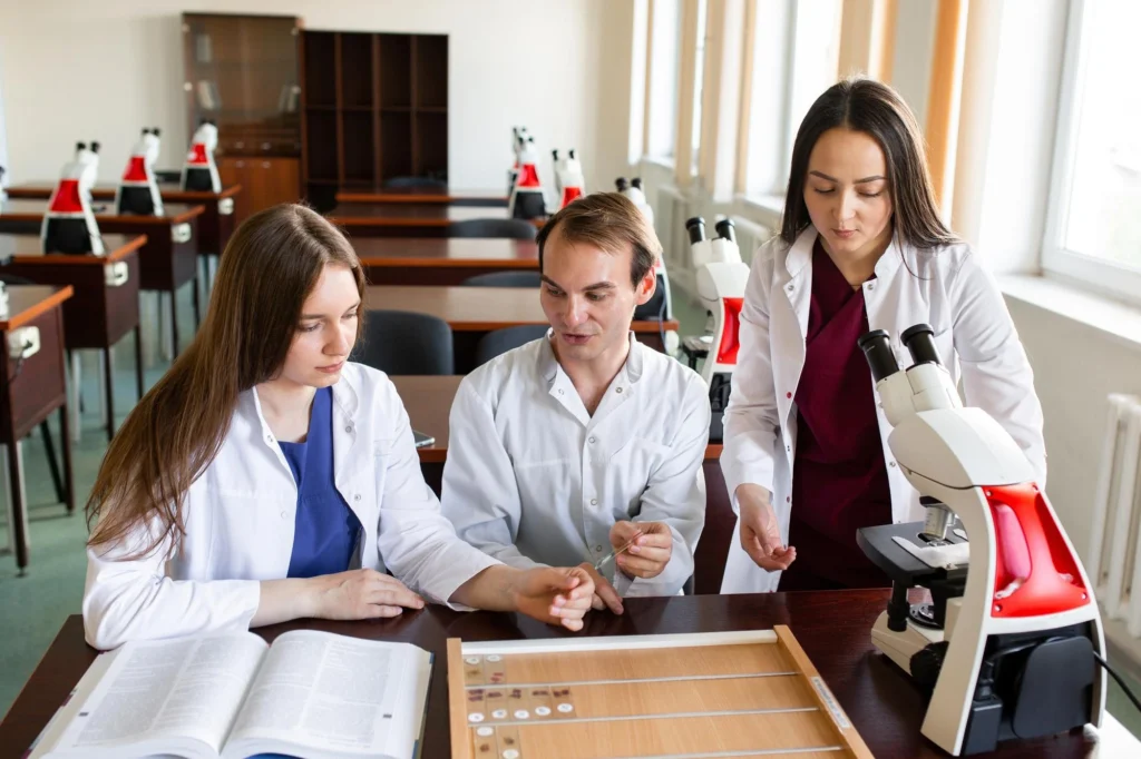 Biology tutors in Sydney